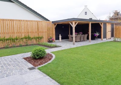 Eikenhouten terrasoverkapping met berging